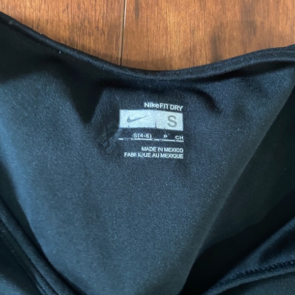 Nike black athletic tee - Picture 3 of 3